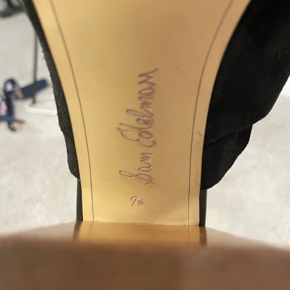 Sam Edelman Women’s Yumi Black Suede Heel Shoes - Picture 10 of 10